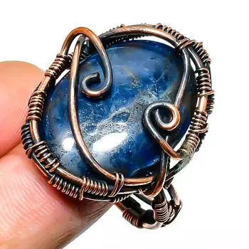 Ювелирное кольцо ручной работы из медной проволоки с драгоценным камнем содалитом, размер 10