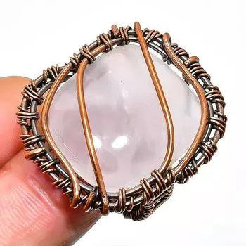 Ювелирное кольцо ручной работы с розовым кварцем и медной проволокой, размер 7,5