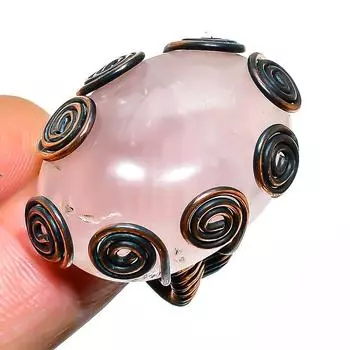 Ювелирное кольцо ручной работы с розовым кварцем и медной проволокой, размер 8