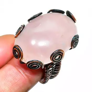 Ювелирное кольцо ручной работы с розовым кварцем и медной проволокой, размер 8