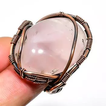 Ювелирное кольцо ручной работы с розовым кварцем и медной проволокой, размер 7,5