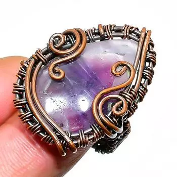 Ювелирное кольцо ручной работы с шалфейным аметистом и медной проволокой, размер 5,5