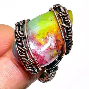 Ювелирное кольцо с радужным солнечным кварцем и медной проволокой, размер 7,5