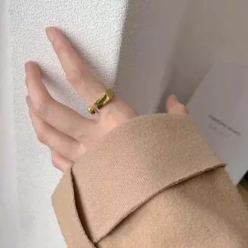 Ювелирные изделия Аксессуары Квадратное кольцо Металлическое геометрическое отверстие Квадратное цинковое кольцо из цинкового сплава Квадратные открытые кольца Дама золотой
