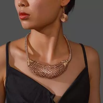 Ювелирные изделия цепочка на шею серьги комплект для женщин, персонализированное преувеличенное плетеное толстое ожерелье со стразами для женщин красный