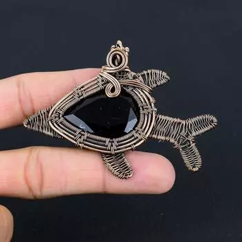 Ювелирные изделия ручной работы из черного оникса и драгоценного камня, подвеска в виде рыбы из чистой медной проволоки 2.4 Inches чёрный