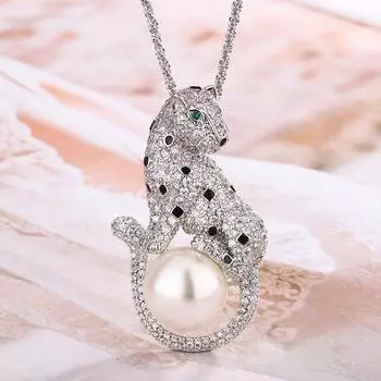 Ювелирные изделия Жемчужное ожерелье с подвеской Преувеличенная индивидуальность Подвеска в виде гепарда с цепочкой витая женщина