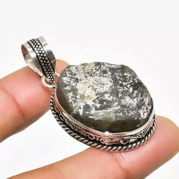 Ювелирный кулон ручной работы с грубым лабрадоритом, посеребренный 925 пробы, 1,70 дюйма 1.70 чёрный