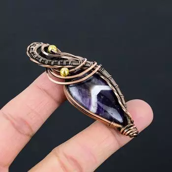 Ювелирный кулон ручной работы с шевроном и аметистом, драгоценный камень, чистая медная проволока 2.76 Inches фиолетовый