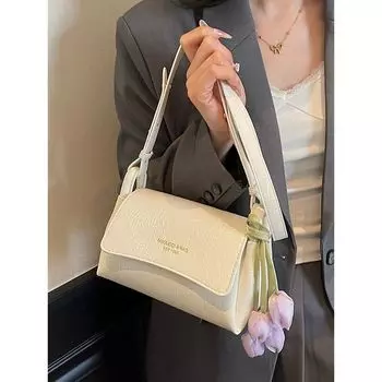 K-style Minority All-Match Classy Stylish Textured Shoulder Commuter Bag Women s 2025 Summer New Crossbody Small Square Bag Off-white without pendant