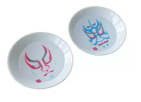 как Marumo Takagi Ceramic Cool Hira Sake Pair Set White Sake Sake Color Changes in the Temperature Kabuki Nihonkuma Kugeara Japan Suvenir Gift in Midyear