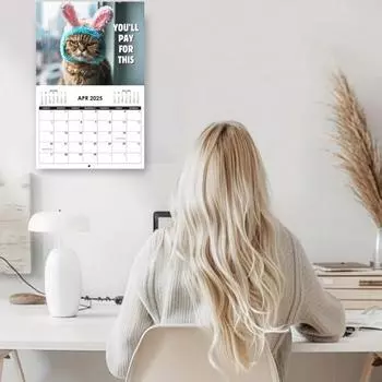 Календарь на тему кошек 2025 года Забавный настенный календарь с изображением кошек Сердитый котенок Подвесной ежемесячный ежедневник Подарки для любителей кошек Cat