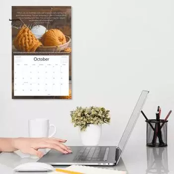 Календарь по вязанию на 2025 год. Ежемесячный планировщик с вдохновляющими цитатами любителей пряжи. Тематический настенный календарь по вязанию для любителей рукоделия. Декор для офиса и дома. 1pc