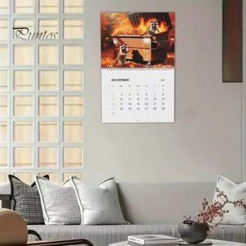 Календарь с енотом на 2025 год. Иллюстрации енотов на 12 месяцев. Календарь с переплетом на спирали. Еноты в мусорном контейнере. Календарь с пламенем. Подарок для друзей, коллег. A