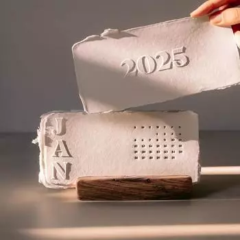 Календарь с печатью, текстурированный настольный календарь с деревянной подставкой, печатный текстовый ежемесячный календарь на 12 месяцев с подставкой One Size