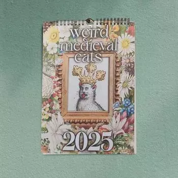 Календарь средневековых кошек на 2025 год. Странные иллюстрации кошек. Настенный 12-месячный календарь. Веселый домашний офис с кошачьей тематикой.