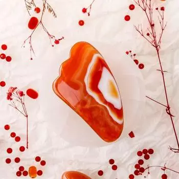 Камень для массажа лица Гуа Ша Красный Агат Камень Гусиная Лапка