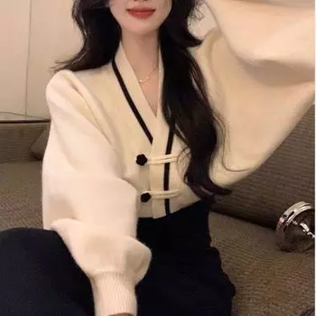 Кардиган на пуговицах, свитер для женщин, осенний женский дизайнерский смысл для ниши, однотонный свободный короткий трикотаж, свитер, верхняя одежда для женщин One Size белый