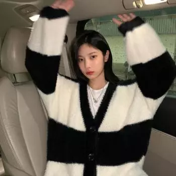 Кардиган осень-зима, мягкий свободный свитер премиум-класса с v-образным вырезом 2023, вязаное пальто, женский кардиган, черно-белый полосатый свитер One Size чёрный