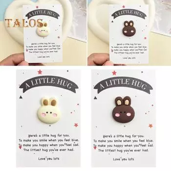 Карманная открытка с кроликом-объятием. Маленький карманный орнамент с кроликом и позитивной картой. Карманный жетон с объятиями. Вдохновляющая открытка с кроликом для друзей семьи и сотрудников. бежевый