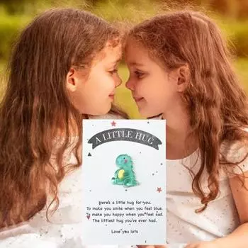 Карманный мультяшный динозавр, украшение с поздравительной открыткой, маленькое объятие, зеленая лягушка, украшение из смолы, друзья, семья, день рождения, годовщина, подарок Dinosaur