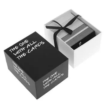 Карточные игры и игральные карты, подходящие в качестве подарка для любителей игр One Size