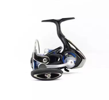 Катушка Daiwa Spinning 20 Legalis LT 3000D-C (4946)