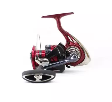 Катушка Daiwa спиннинг 24 Revros R LT 6000 H (1095)