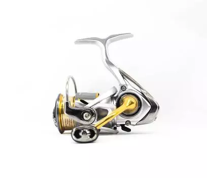 Катушка Daiwa спиннинговая 21 Freams LT 2000S-XH (1457)