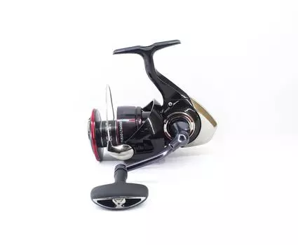 Катушка Daiwa спиннинговая 23 Fuego LT 6000D (9575)