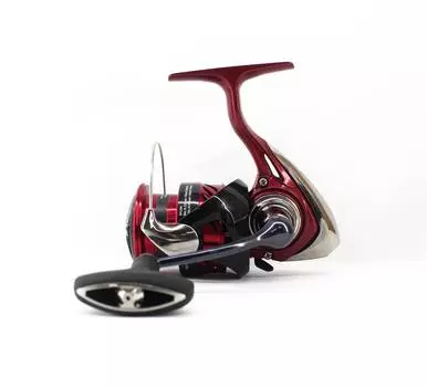 Катушка Daiwa спиннинговая 24 Revros R LT 3000 CXH (1064)