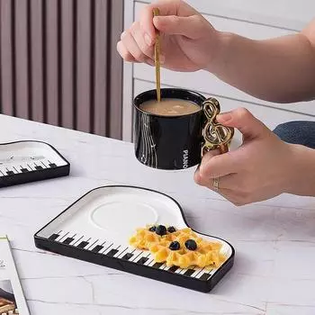 Керамическая чашка для кофе Nordic Creative Piano Black and White Key с ложкой, изысканная кружка для капучино, послеобеденного чая, воды 200ml