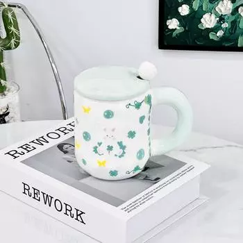 Керамическая чашка с крышкой и ложкой в виде четырехлистного клевера для девочек, подарочная кружка для девочек, высококачественная бытовая чашка для воды 400ML