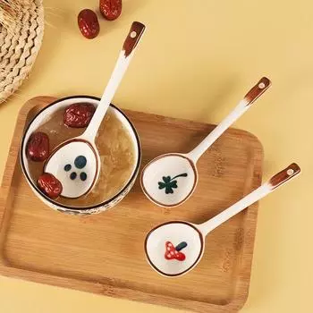 Керамическая ложка для супа из клубники Kawaii, милая расписанная вручную ложка для мороженого, кофейного десерта с длинной ручкой, кухонные принадлежности