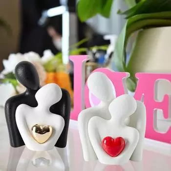 Керамическая статуэтка «Пара обнимается», мини-скульптура «Пара обнимается», романтическая статуэтка влюбленного S чёрный/белый