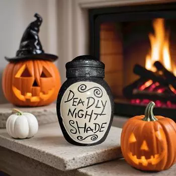 Керамическая свеча в банке «Смертельный паслен перед Рождеством» с ароматом жасмина и временем горения 30 часов One Size