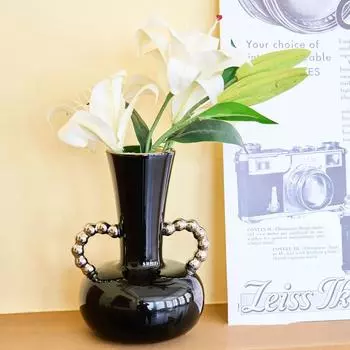 Керамическая ваза с серебряной ручкой из бисера Керамические изделия ручной работы Цветочные композиции Аксессуары Ваза для цветов Украшения для дома Аксессуары белый