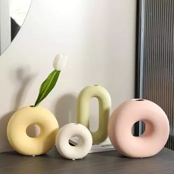 Керамическая ваза в виде пончика в креативном кремовом стиле
