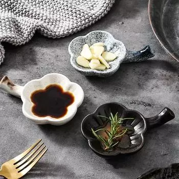 Керамические блюда для соусов в японском стиле в форме цветка с креативными ручками, бытовые тарелки для фруктов и суши, кухонные принадлежности 7.7x11.7cm