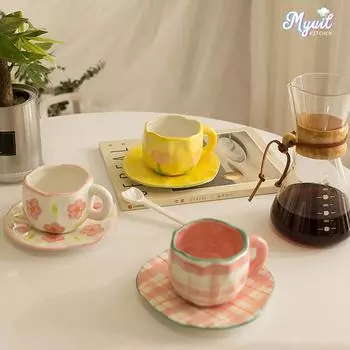 Керамические кружки для кофе, расписанные вручную, с цветочным узором, кружка для дома и офиса с тарелкой, чашка для завтрака, молока, сока, чая, подарочная чашка с ручкой, безопасная для микроволновой печи 201-300ml