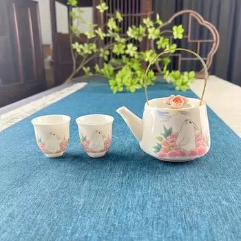 Керамический чайный сервиз из 3 предметов включает в себя 1 чайник и 2 чайные чашки, чайный сервиз из бараньего жира и нефрита, фарфоровый чайник с милым кроликом для дома, ресторана, отеля, офиса, чайный сервиз 13.2*12*8