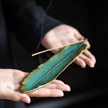 Керамический держатель для благовоний, золотой край, перо, китайский стиль, винтажная элегантная курильница, пеплоуловитель, украшение для дома, фестивальный подарок зелёный/золотой