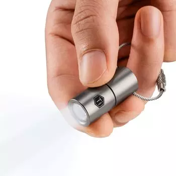 KeyUnity KF03 Mini титановый сплав брелок ультра маленький светодиод из титана совместим с LR44 тип кнопки коррозия IPX8 100 5 Вт практичный 150 EDC