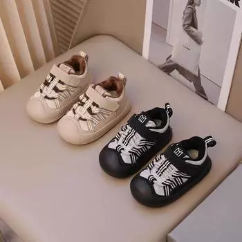 Детские туфли на плоской подошве с закрытыми носками, модная детская повседневная обувь с нескользящей петлей 2024 года, зимняя новая модная детская прогулочная обувь из теплой замши 16 бежевый