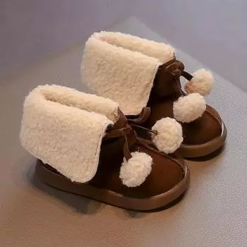 Детские туфли принцессы с милыми плюшевыми шариками для девочек, короткие сапоги на мягкой подошве, зимние новые детские ботильоны 2024 года, элегантный темперамент 21 кофейный