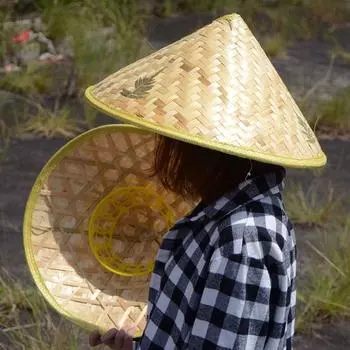 Китайская бамбуковая шляпа с ветрозащитным ремешком на подбородке. Тканая восточная шляпа от солнца ручной работы. Рыбалка на открытом воздухе. Рисовый фермер. Коническая соломенная шляпа. Реквизит для танцевальных выступлений. A