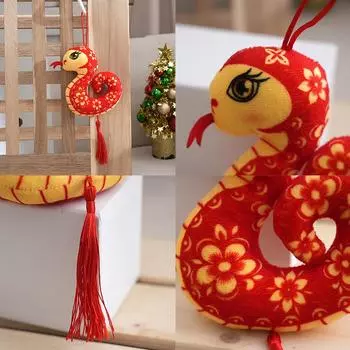 Китайские традиционные украшения на год, милый кулон в виде змеи со знаком зодиака, мультяшная мягкая кукла, талисман на удачу, кулон, детские подарки 10cm