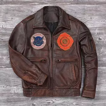 Китайский размер Мужская кожаная куртка Винтаж фрезерованные камни красно-коричневого цвета Мягкий летный костюм бомбардировщика вышитые нашивки S
