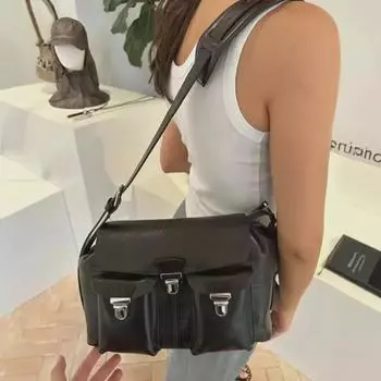 Клапан для сумки с принадлежностями: Сумка через плечо и почтальонка из кожи растительного дубления для мотоцикла Blank