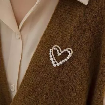 Классическая брошь в виде сердца, модная одежда, платье, брошь в виде сердца, шарф, брошь